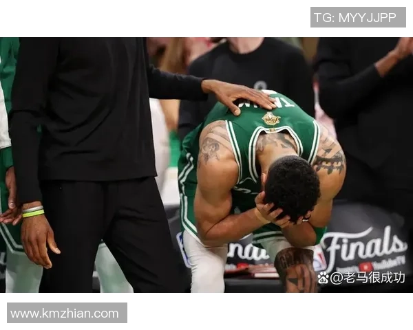 凯尔特人足球队球星的传奇故事与赛场背后的奋斗精神