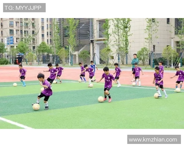 足球启蒙之星挑战赛:点燃孩子们的足球梦想与激情 足球启蒙之星挑战赛:点燃孩子们的足球梦想与激情